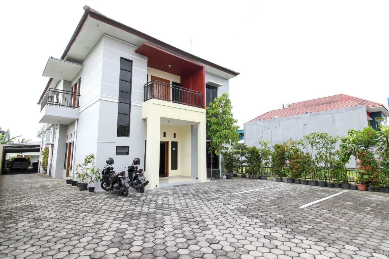 Reddoorz Near Rumah Sakit Condong Catur Maguwo Exterior photo